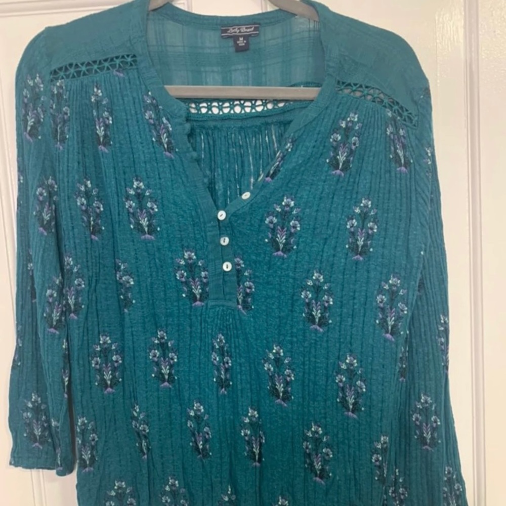 Women’s Lucky Brand long sleeve top size medium